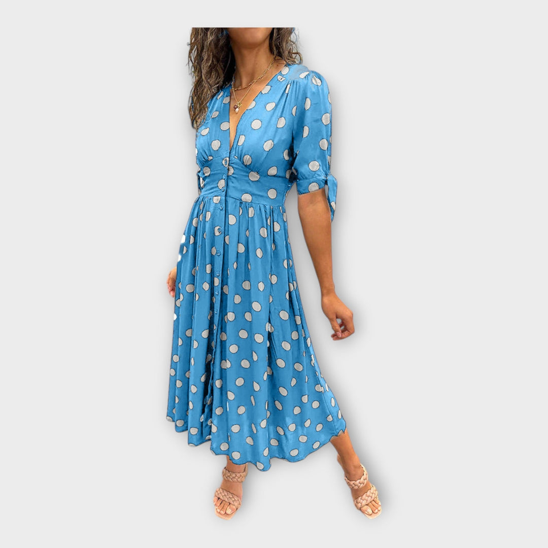 Elegantes Kleid mit modernem Muster und zeitloser Finesse