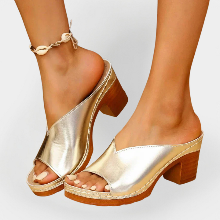 Orthopädische Sandalen mit dicker Ferse