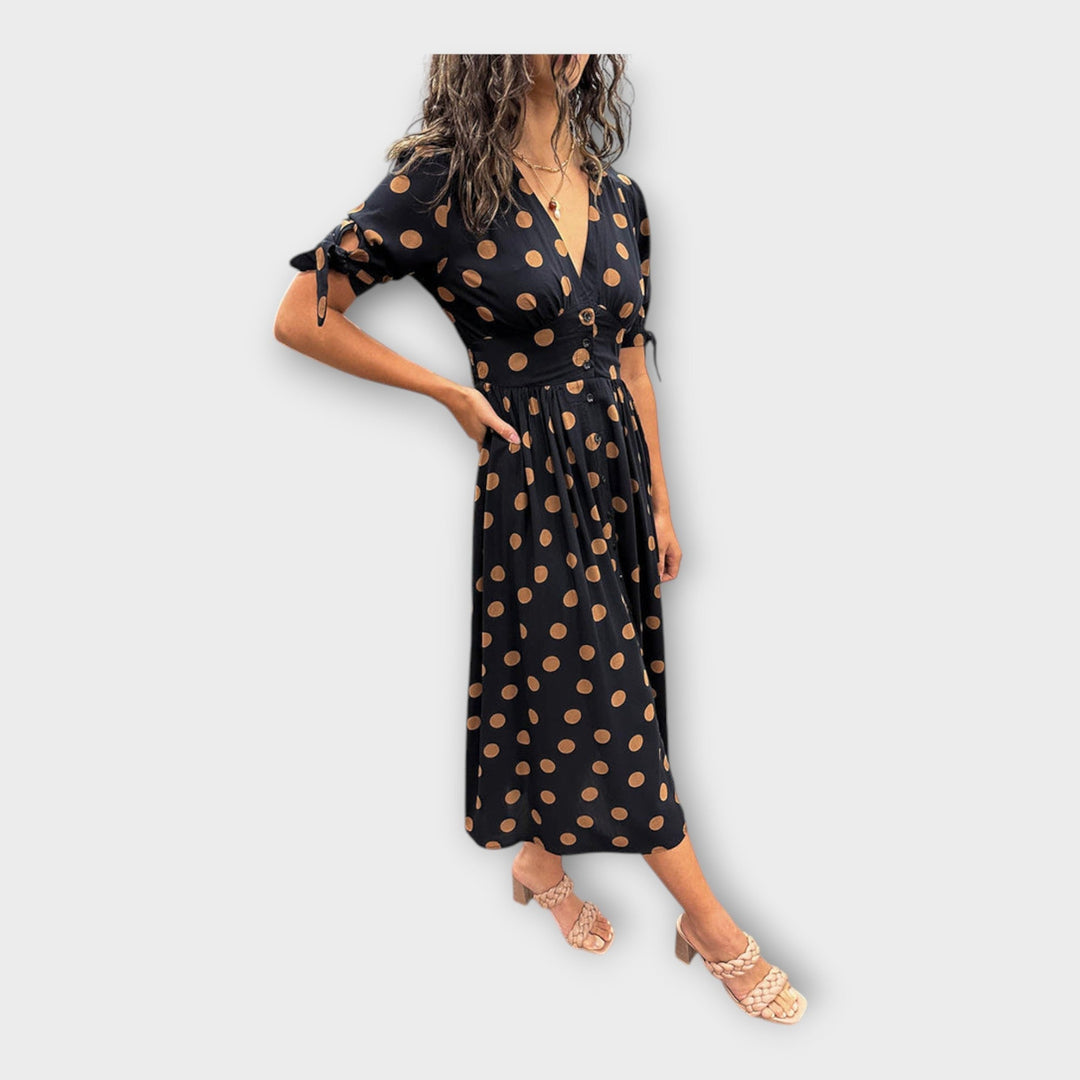Elegantes Kleid mit modernem Muster und zeitloser Finesse