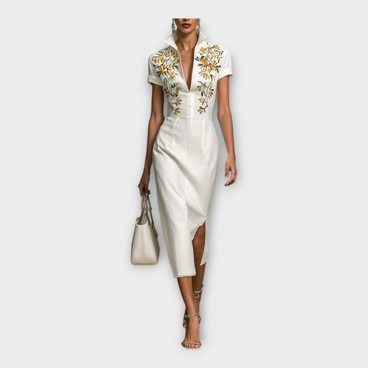 Kleid mit raffinierten Stickdetails
