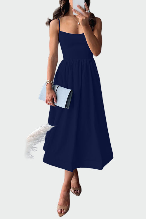 Elegantes Midi-Kleid mit verstellbaren Trägern