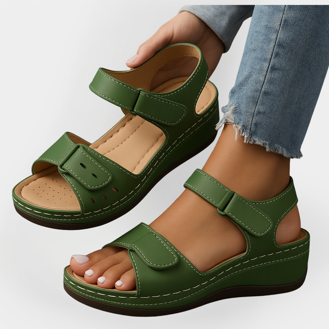 Orthopädische Ledersandalen mit Absatz