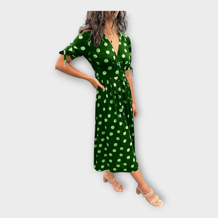 Elegantes Kleid mit modernem Muster und zeitloser Finesse
