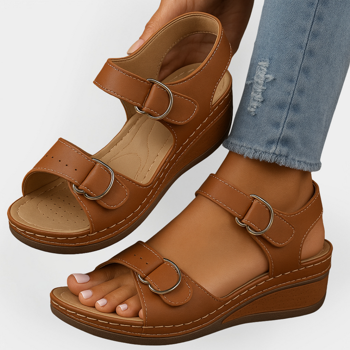 Orthopädische Ledersandalen mit Absatz