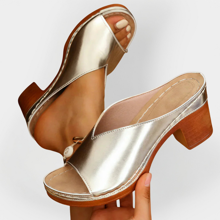Orthopädische Sandalen mit dicker Ferse