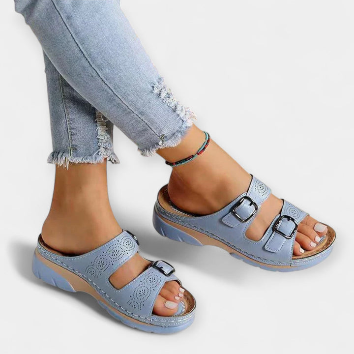 Bequeme Sandalen mit Unterstützung für schmerzfreies Gehen