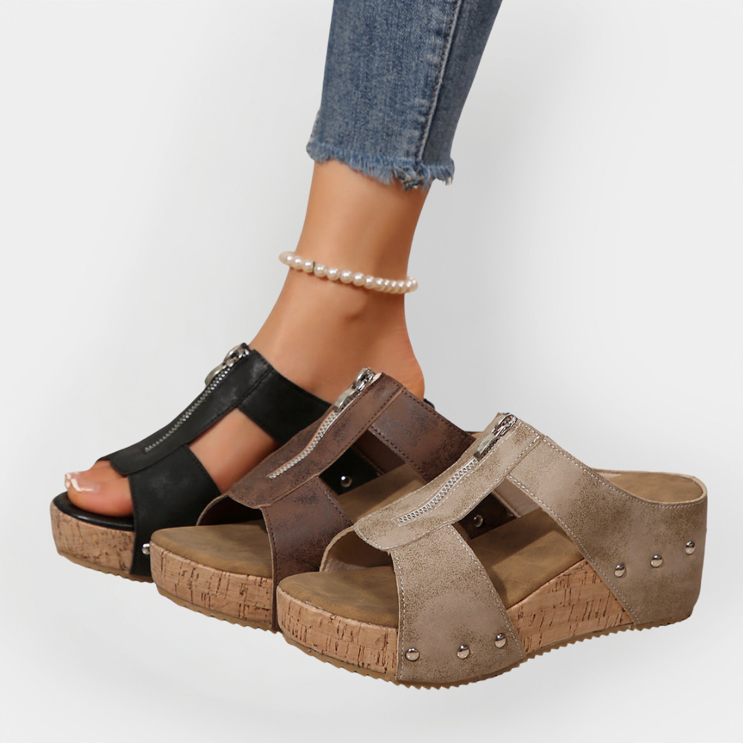 Bequeme Sandalen mit Absatz und Reißverschluss