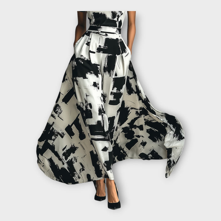 Langes Kleid mit künstlerischer Eleganz