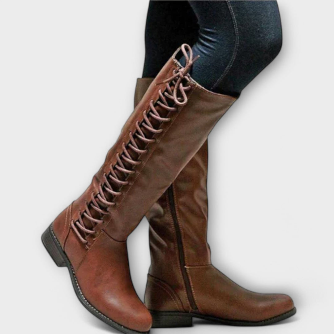 Karla Stiefel mit Schnürsenkeln - Kompatible Winter-Rutschfeste