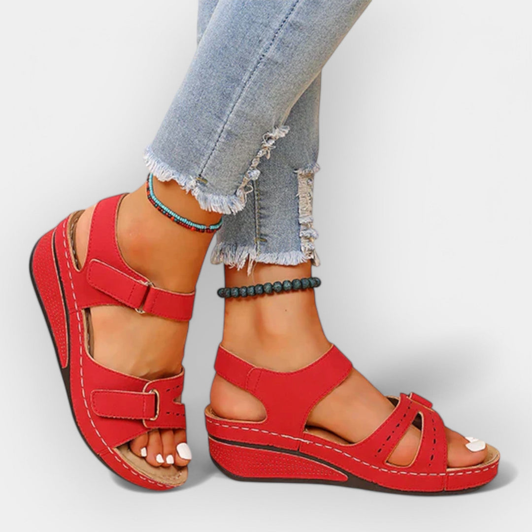 Stylische Sandalen mit elegantem Muster