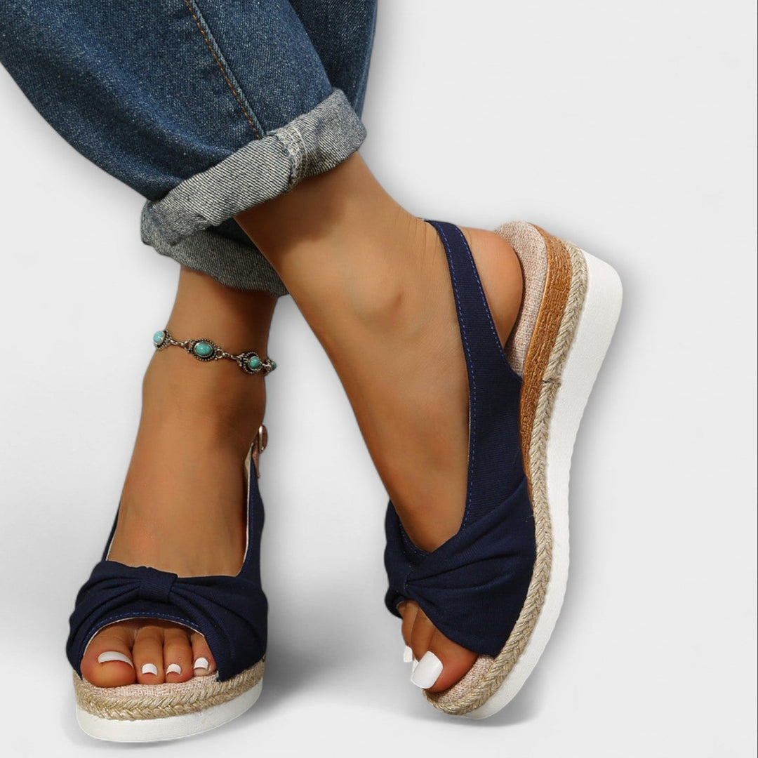 Sommer Sandalen mit dekorativem Schleifen