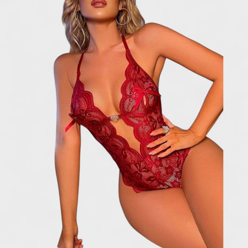 Justýna | verführerisches Spitzen-Nachtkleid mit offenem Design