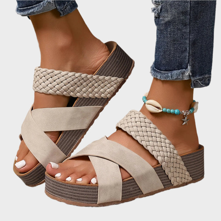 Orthopädische Sandalen mit Unterstützung und Stil