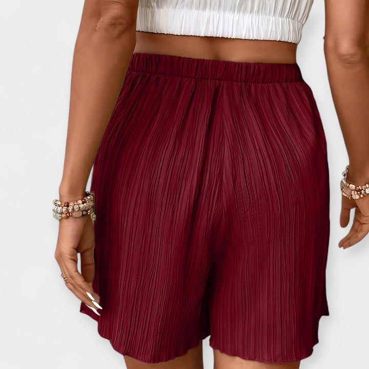 Stilvolle Shorts mit Falten