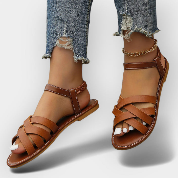 Handgefertigte Sandalen mit verstellbaren Riemen