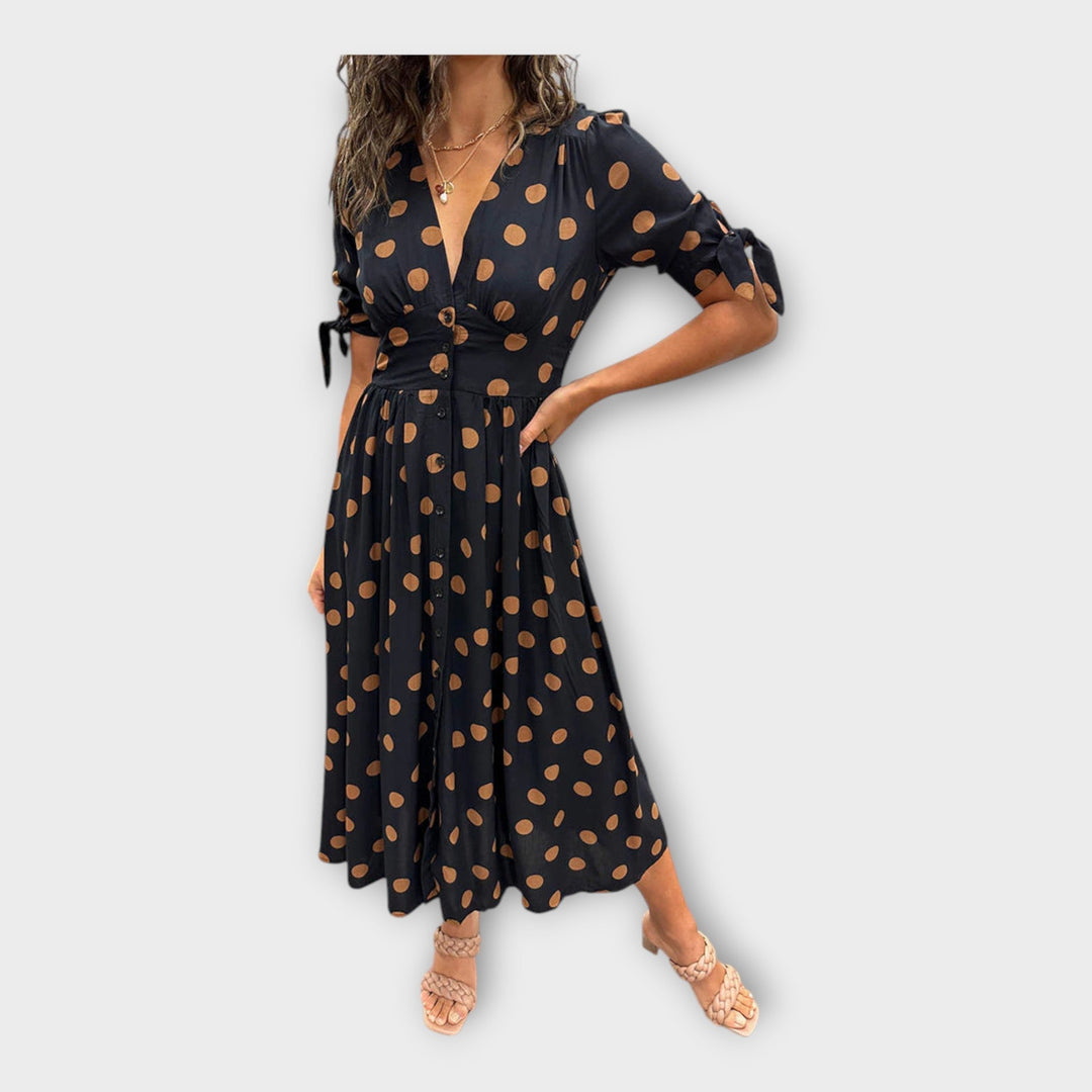 Elegantes Kleid mit modernem Muster und zeitloser Finesse