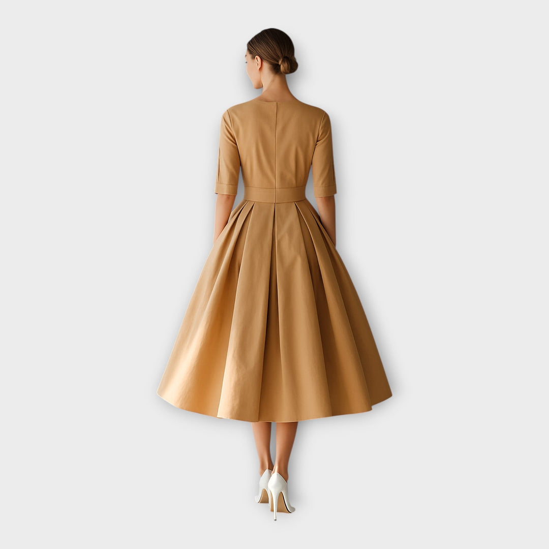 Midi-Kleid mit raffiniertem, minimalistischem Ästhetik